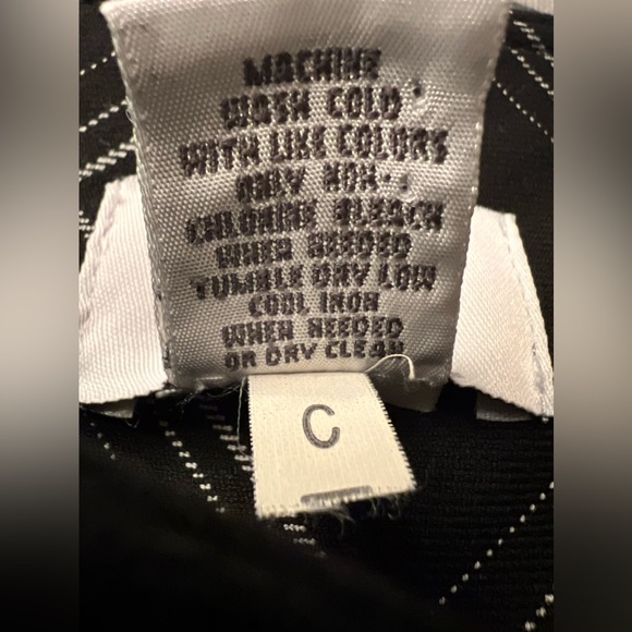 Ann Taylor Loft Stretch Black & White Plaid School Girl Pleaded Skirt Size 6 - Picture 6 of 6